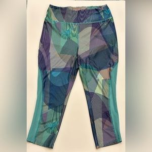 Danskin Now Small Leggings Capris